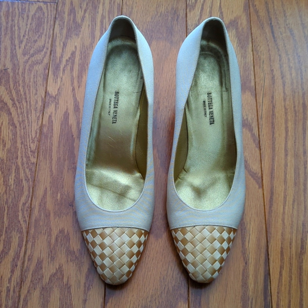 Bottega Veneta Cream and Gold Heels